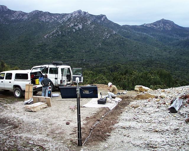 Deploying a broadband seismic station in westernTasmania